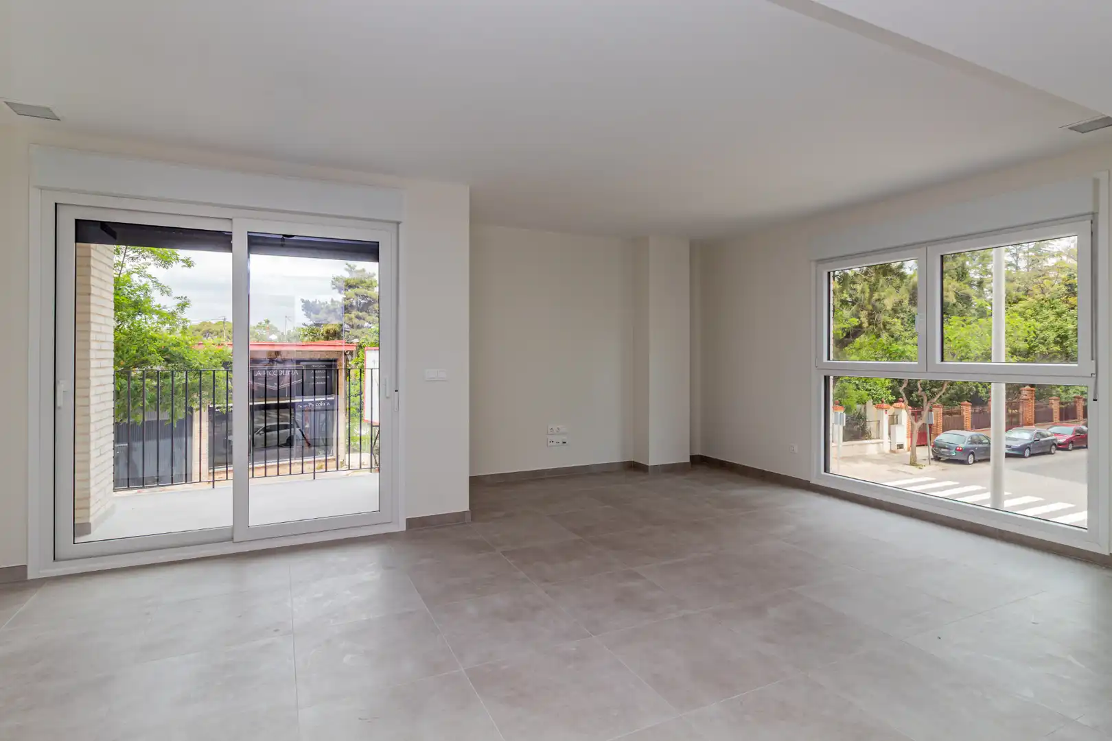Piso de obra nueva con terraza en venta en Carrer del Mestre Arrieta 55, imagen 2