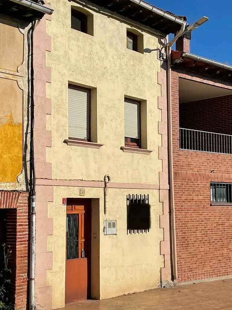 Vista exterior de Casa o xalet en venda en Redecilla del Camino amb Moblat