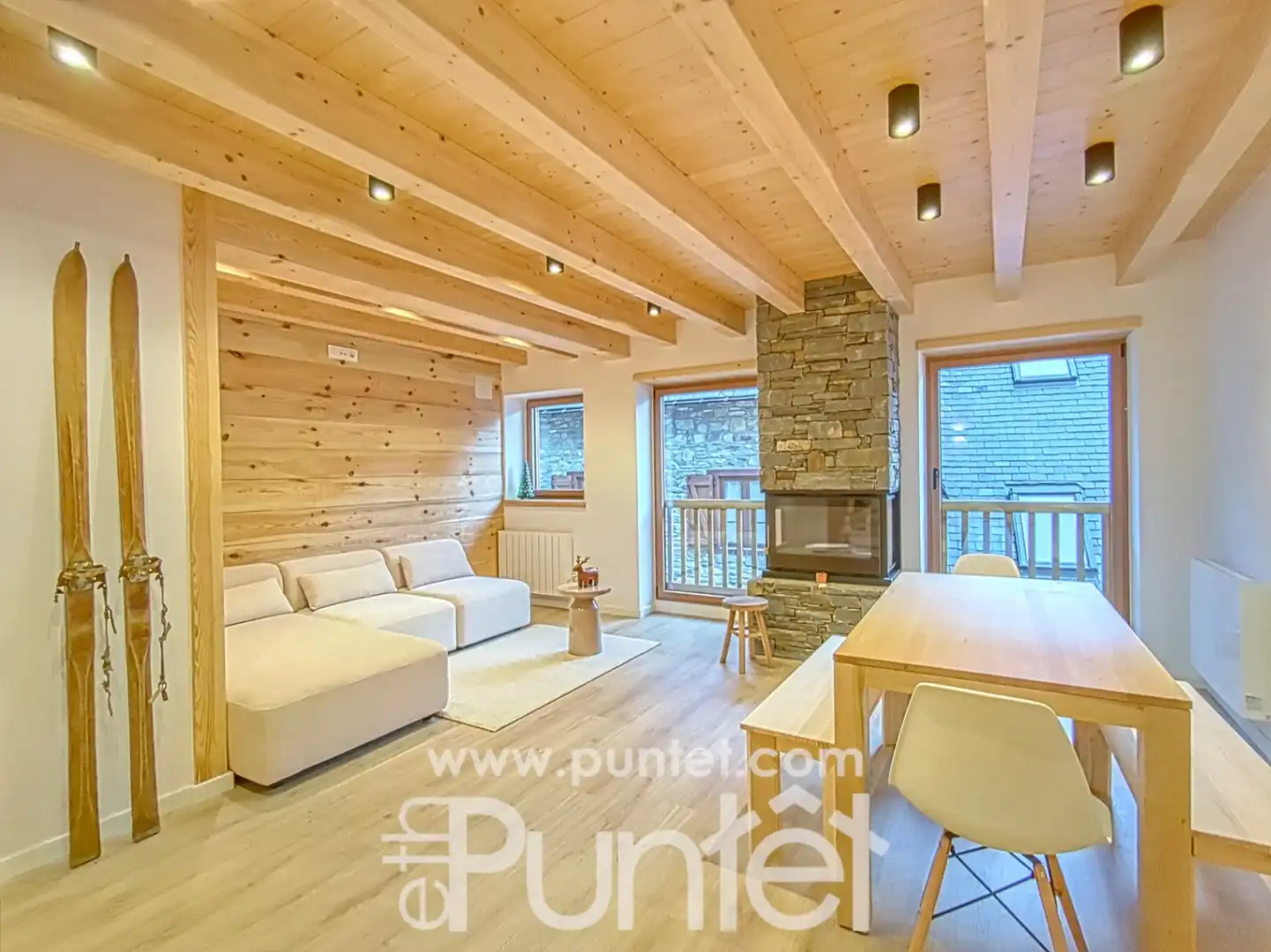 Living room of Houses for sale in Naut Aran  with Heating and Storage room