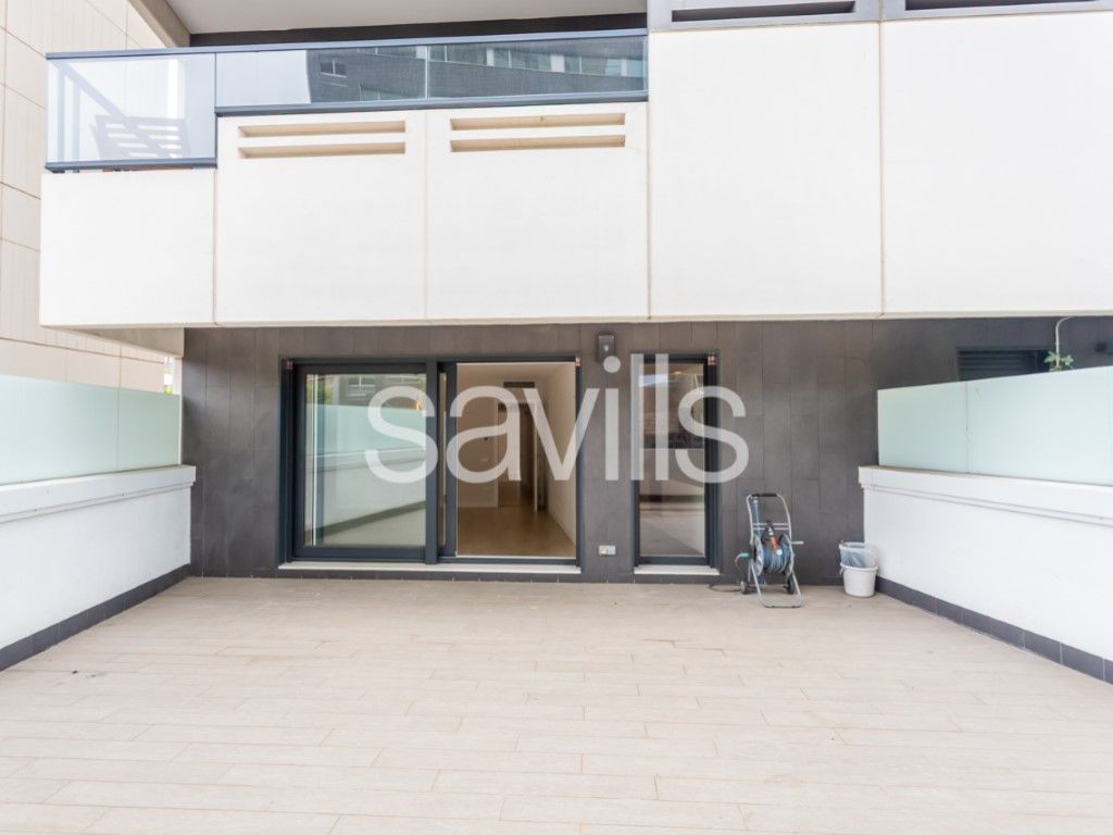 Exterior view of Apartment for sale in  Barcelona Capital  with Air Conditioner, Terrace and Community pool
