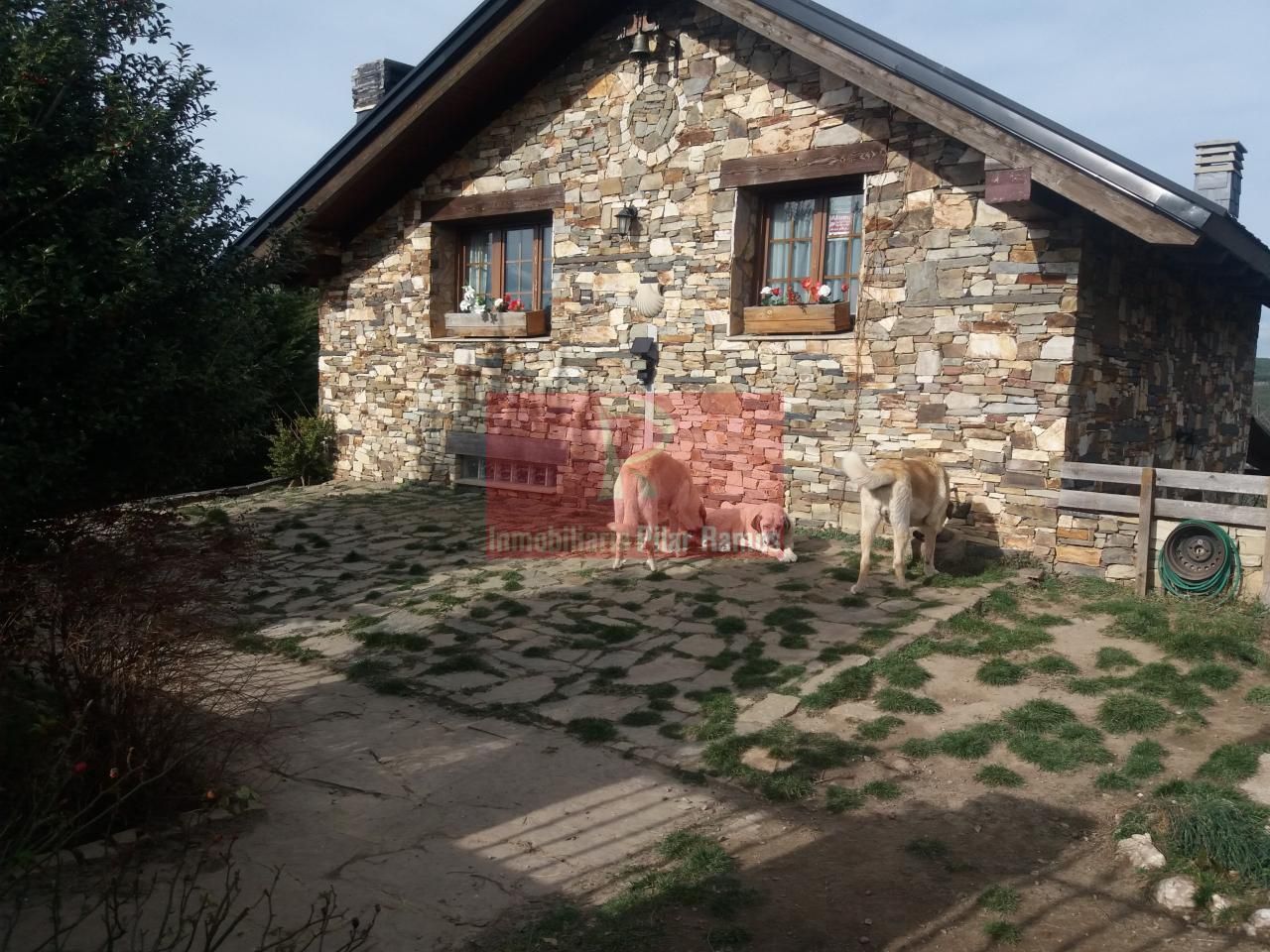 Exterior view of House or chalet for sale in Molinaseca  with Private garden, Parquet flooring and Storage room