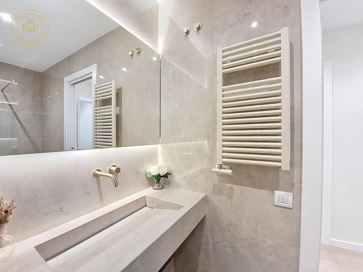 Bathroom of Flat for sale in Barcelona  with Heating, Storage room and Swimming Pool