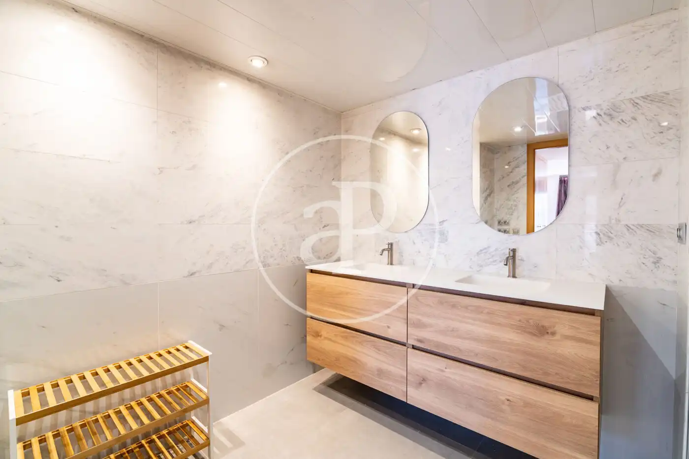 Badezimmer von Wohnung zur Miete in Barcelona mit Klimaanlage, Heizung und Möbliert