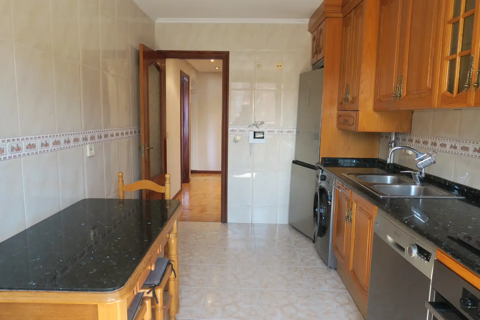 Cocina de Piso en venta en Avilés con Calefacción, Parquet y Terraza