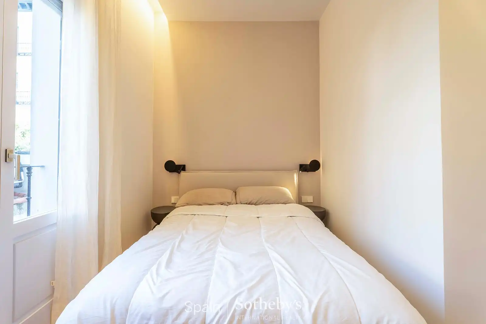 Bedroom of Apartments for sale in Madrid  with Air Conditioner and Heating
