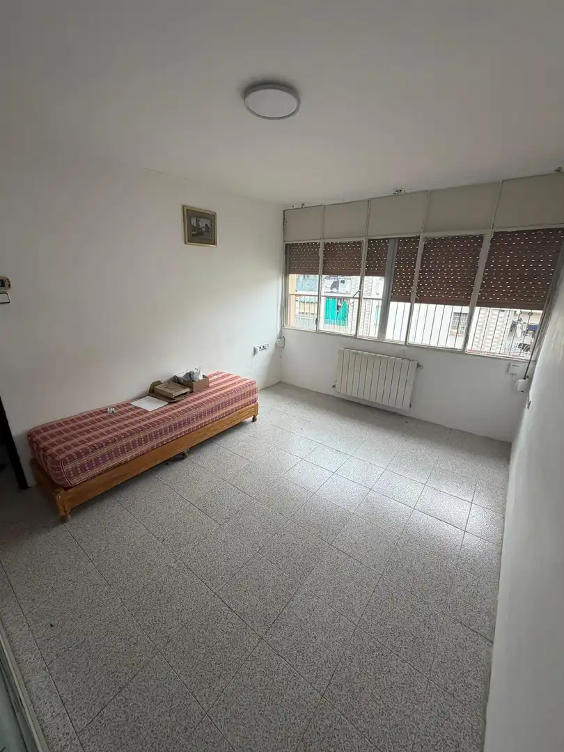 Schlafzimmer von Wohnung zum Verkauf in Cornellà de Llobregat mit Klimaanlage und Heizung