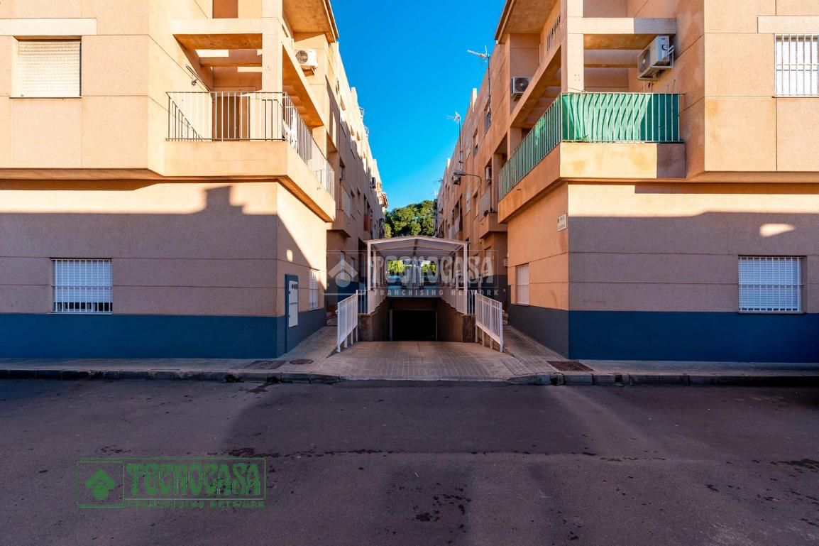 Casa adosada en venda a Santa María del Águila
