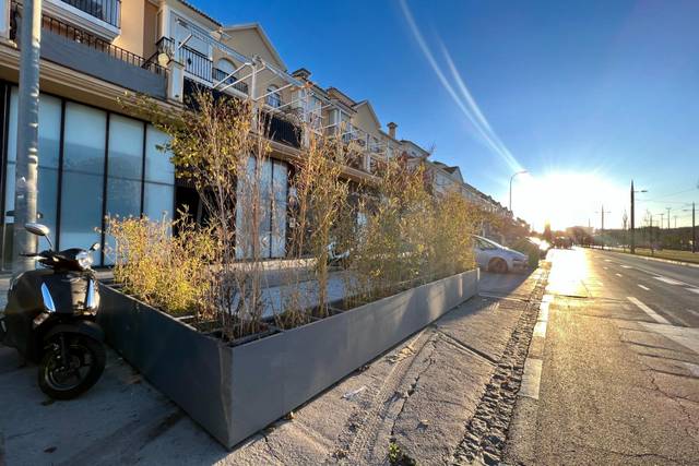 Local comercial en Venta en Calle Torre de Comares en Barrio de Zaidín