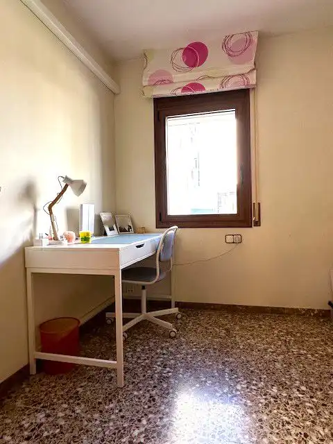 Schlafzimmer von Einfamilien-Reihenhaus zum Verkauf in Sant Boi de Llobregat mit Klimaanlage, Heizung und Terrasse