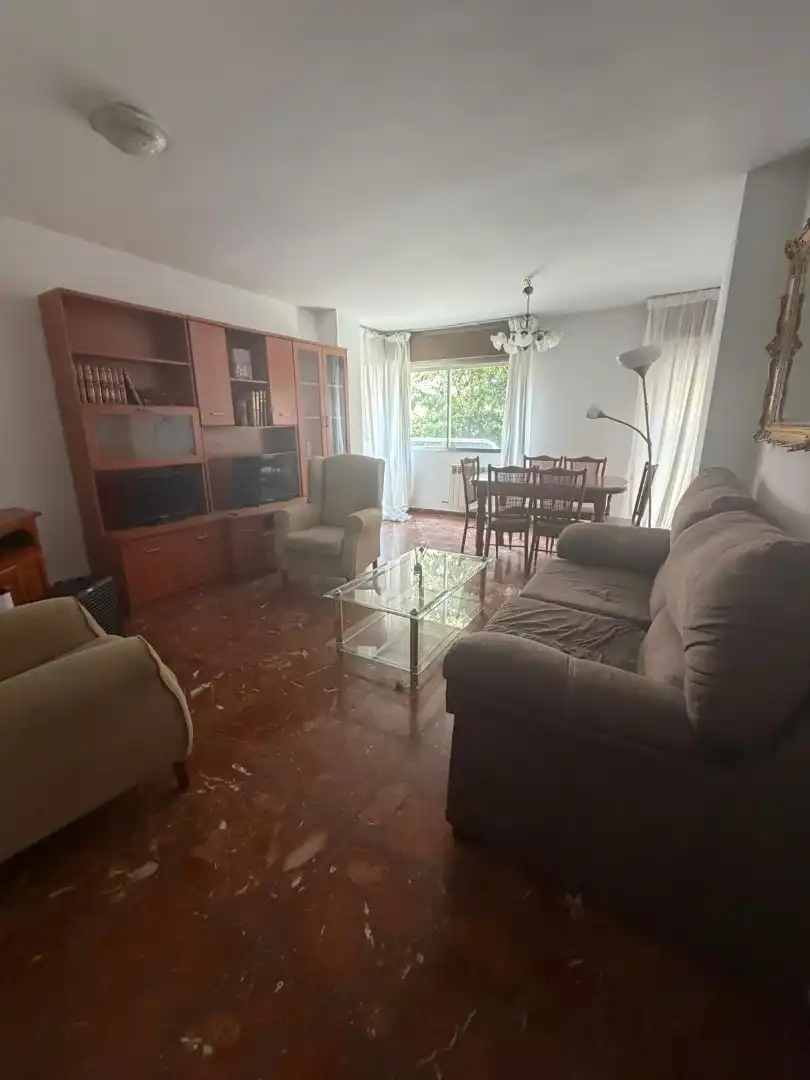 Sala de estar de Piso para compartir en Jaén con Aire acondicionado, Calefacción y Amueblado