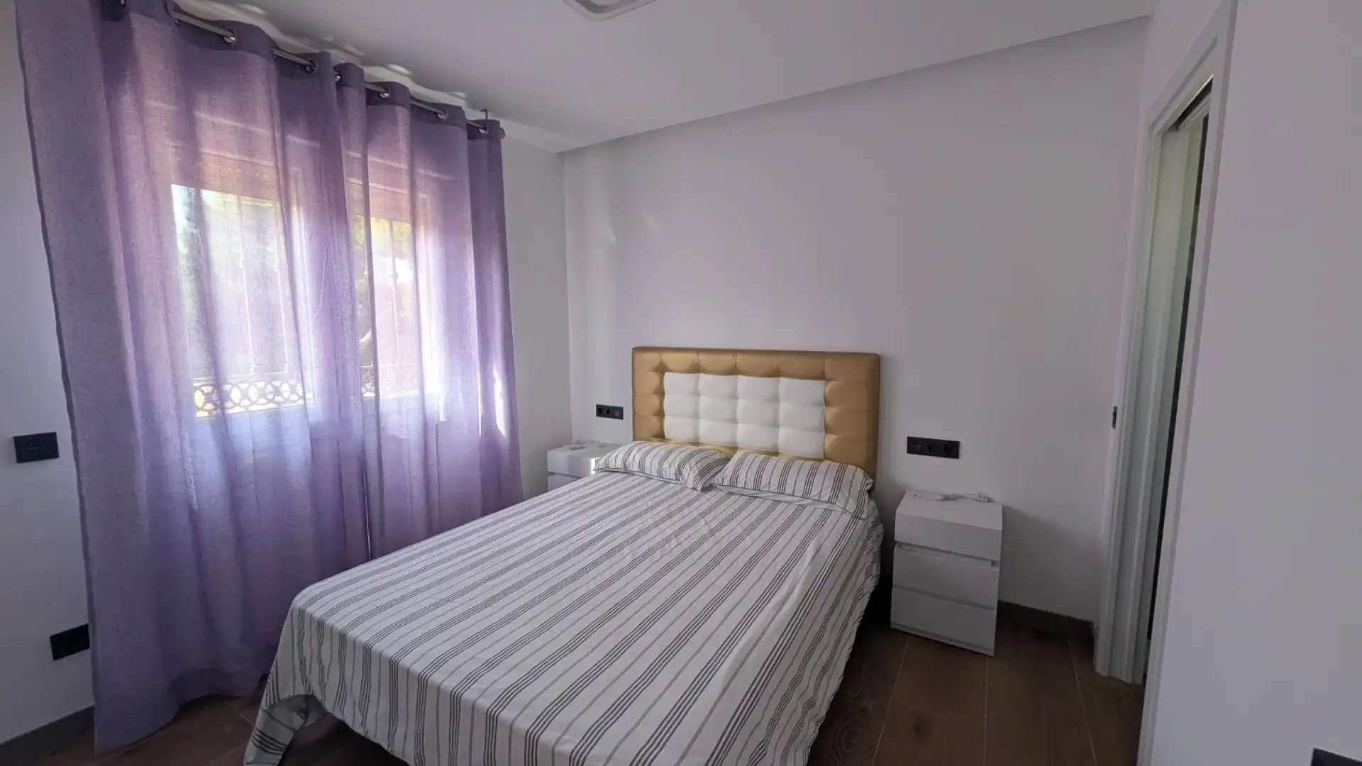 Casa aparellada amb piscina en venda a Rincón de Loix, imagen 25