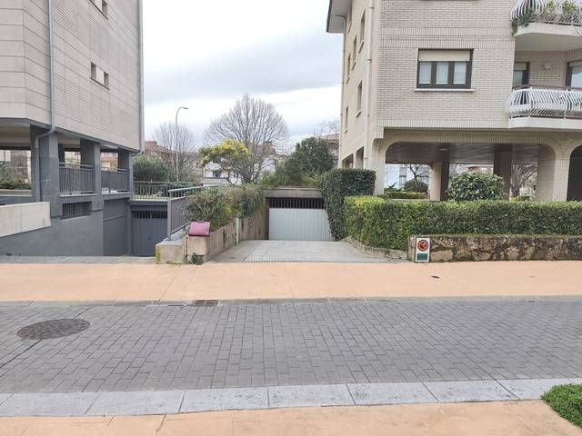 Garaje en Alquiler en Zinkunegi Kalea en Zarautz