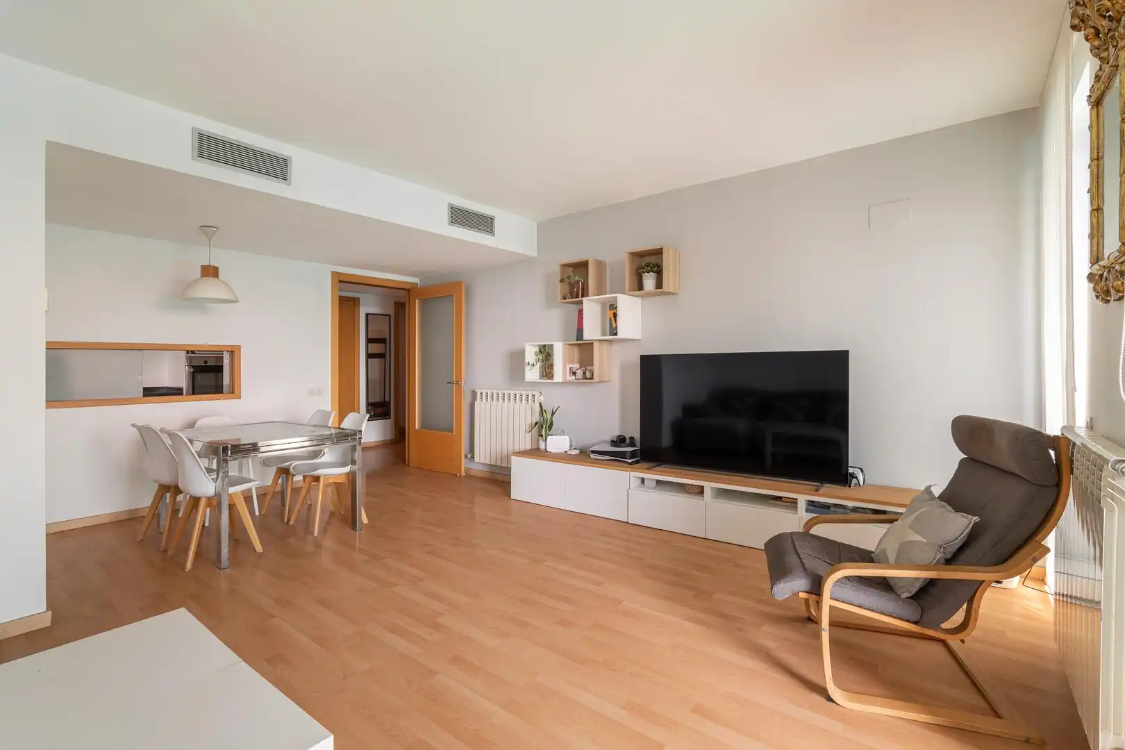 Sala de estar de Piso en venta en Viladecans con Aire acondicionado, Calefacción y Jardín privado