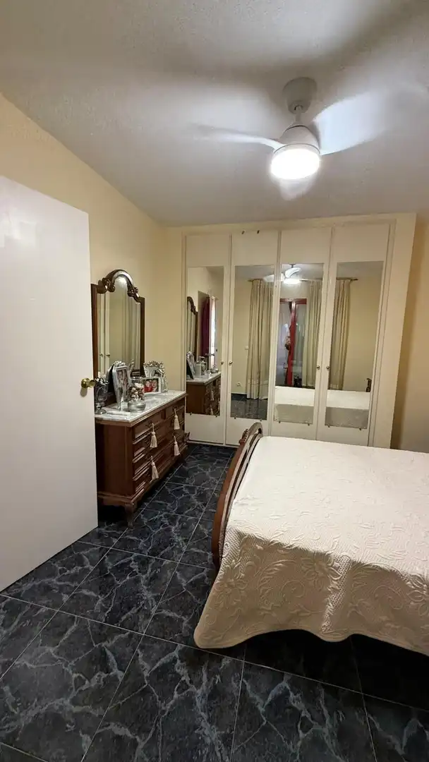 Habitación de Apartamento en venta en Benidorm con Aire acondicionado, Calefacción y Jardín privado