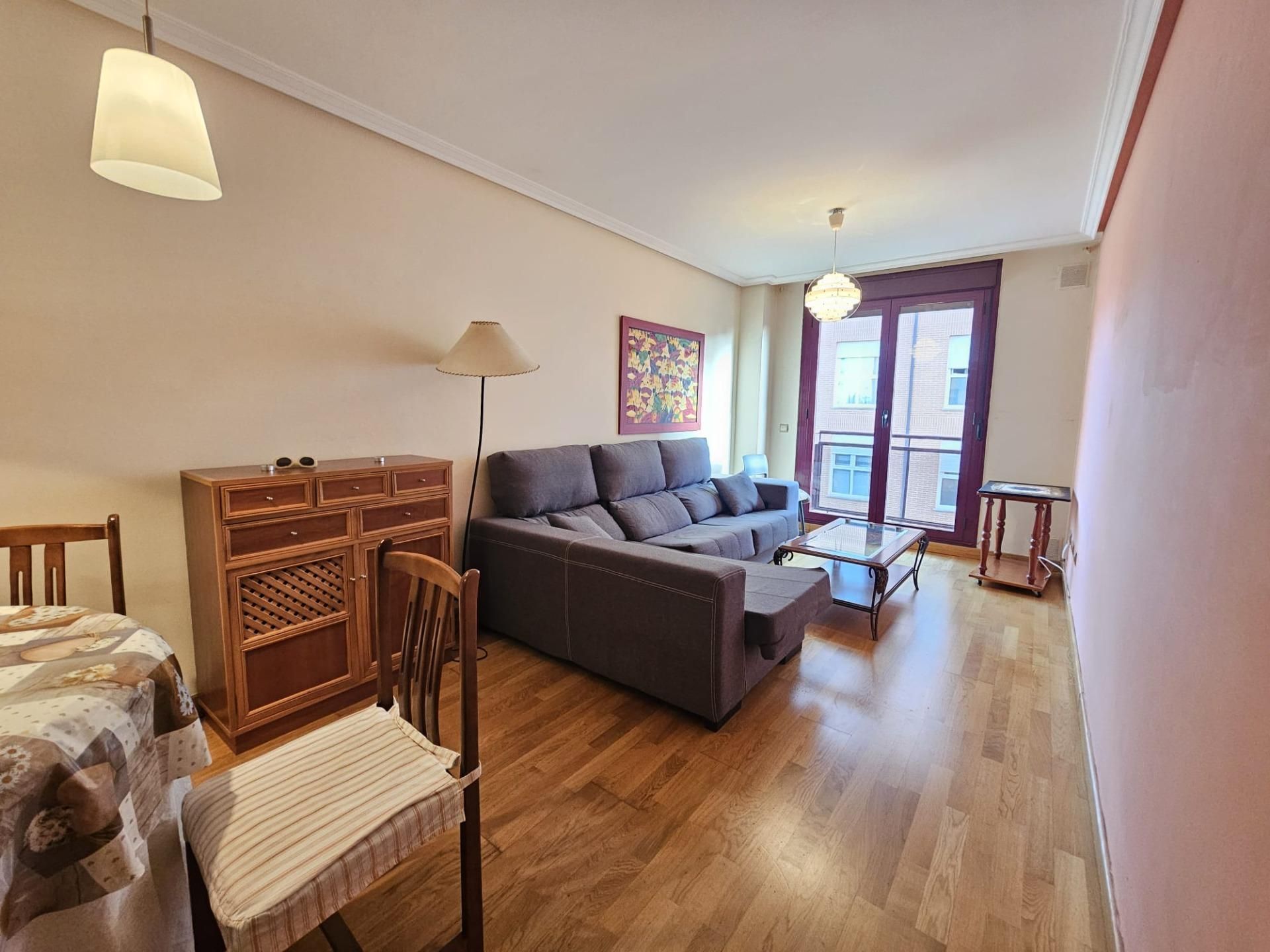 Living room of Flat for sale in Salamanca Capital  with Heating, Private garden and Balcony
