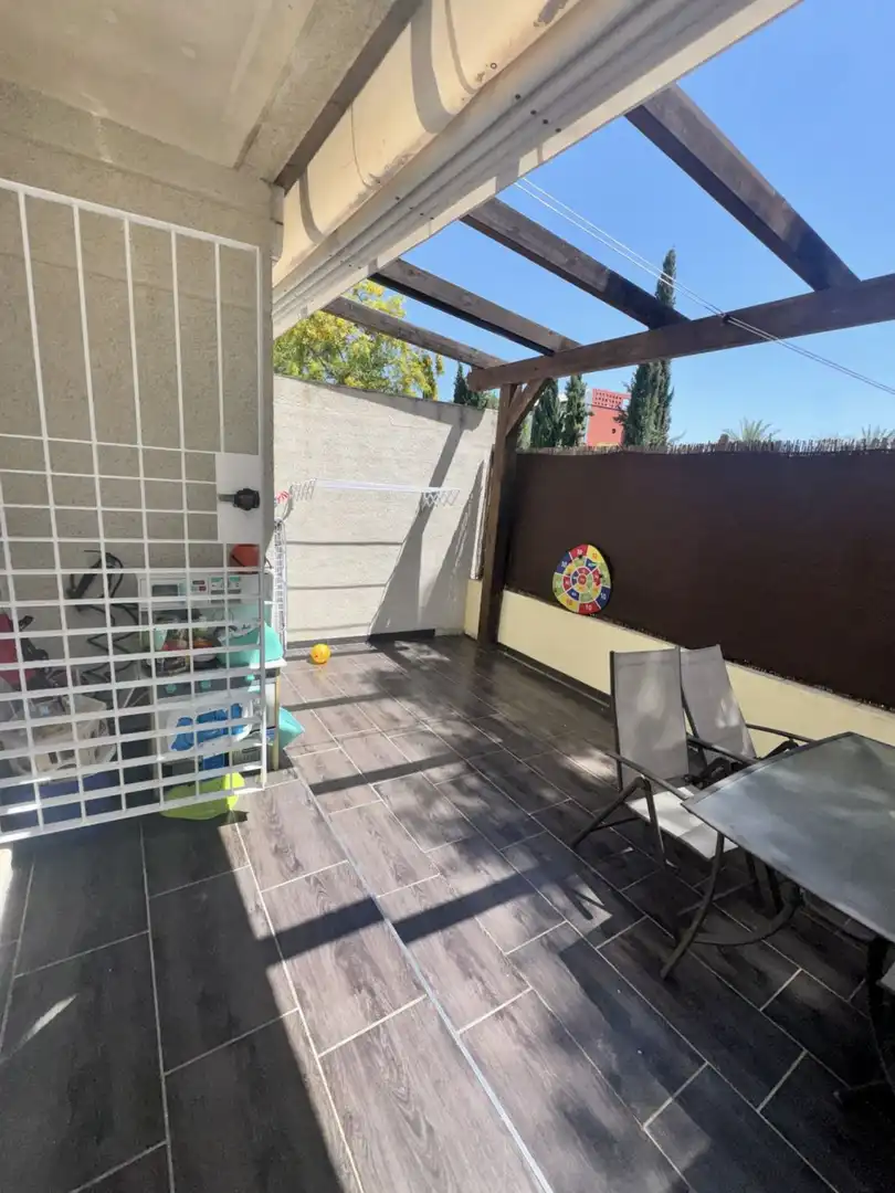 Terraza de Piso en venta en Tomares con Aire acondicionado, Calefacción y Piscina comunitaria