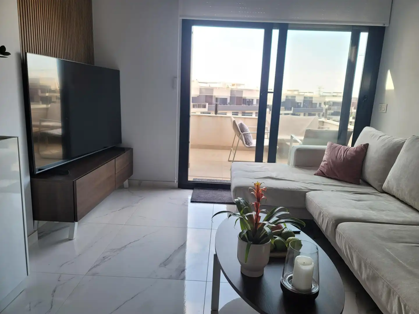 Sala d'estar de Apartament en venda en Orihuela amb Aire condicionat, Jardí privat i Terrassa