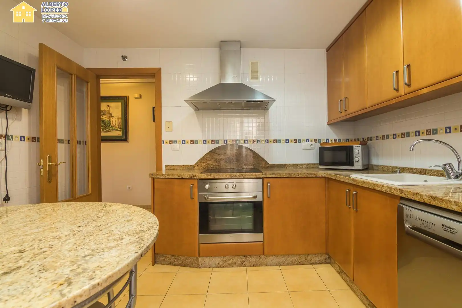 Cocina de Apartamento en venta en Alicante / Alacant con Aire acondicionado, Calefacción y Piscina comunitaria