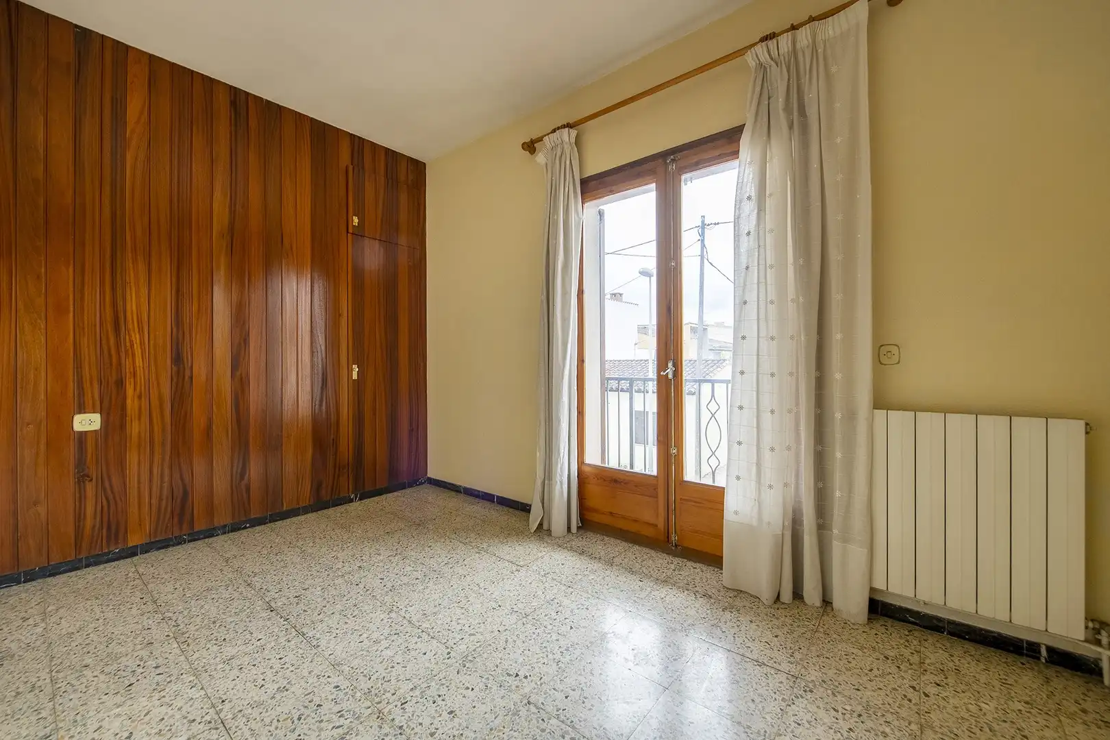 Schlafzimmer von Einfamilien-Reihenhaus zum Verkauf in Banyoles mit Heizung, Terrasse und Balkon