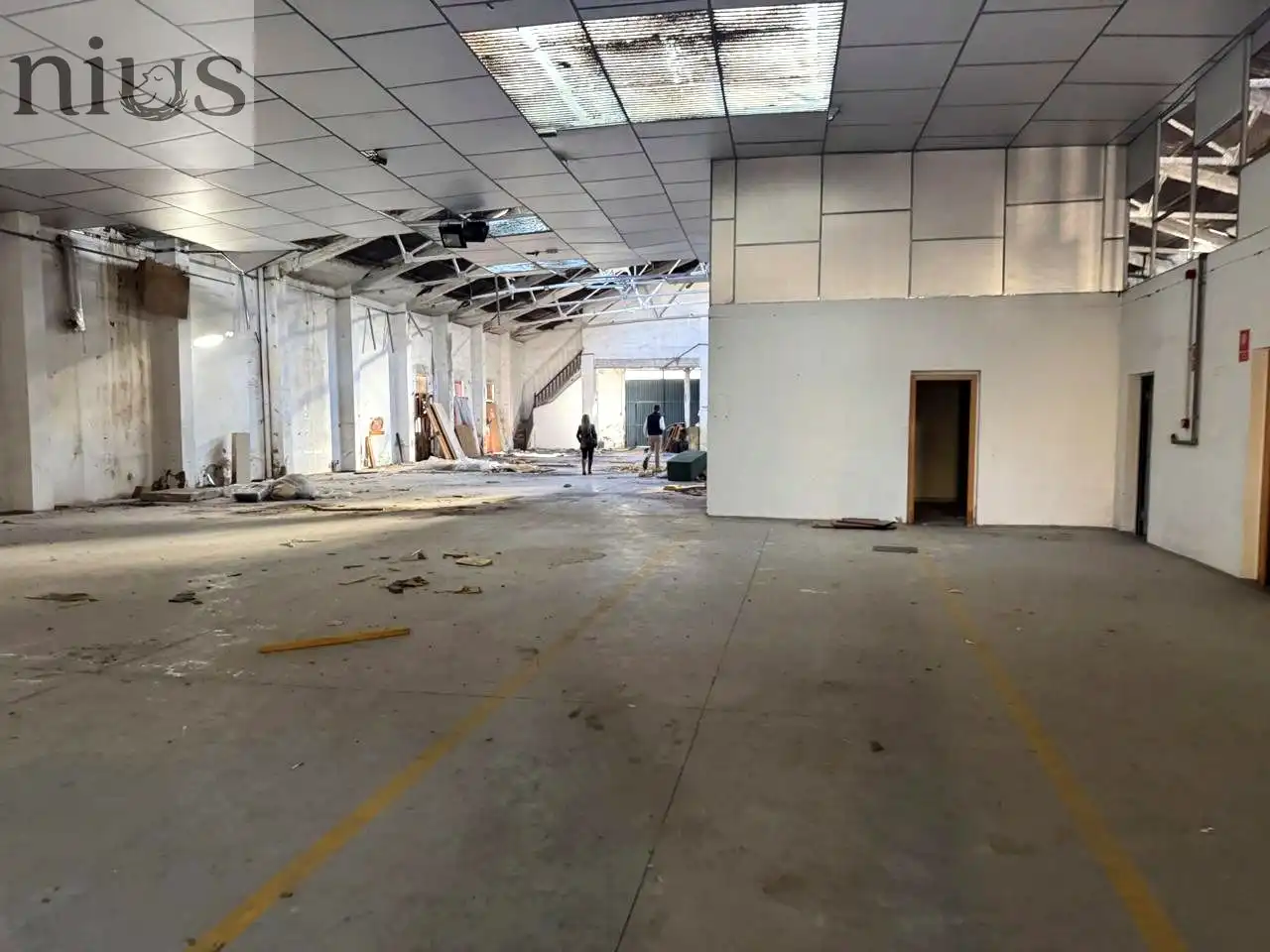 Fabrikhallen zum Verkauf in Silla