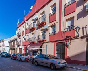 Vista exterior de Pis en venda en Bonares amb Aire condicionat i Balcó