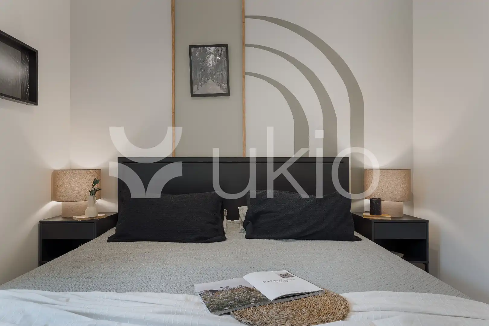 Dormitori de Apartament de lloguer en Madrid amb Aire condicionat, Calefacció i Terrassa