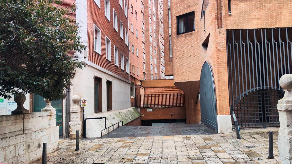 Exterior view of Garage for sale in Valladolid Capital