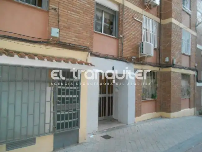 Außenansicht von Wohnung zum Verkauf in Madrid mit Klimaanlage, Möbliert und Waschmaschine