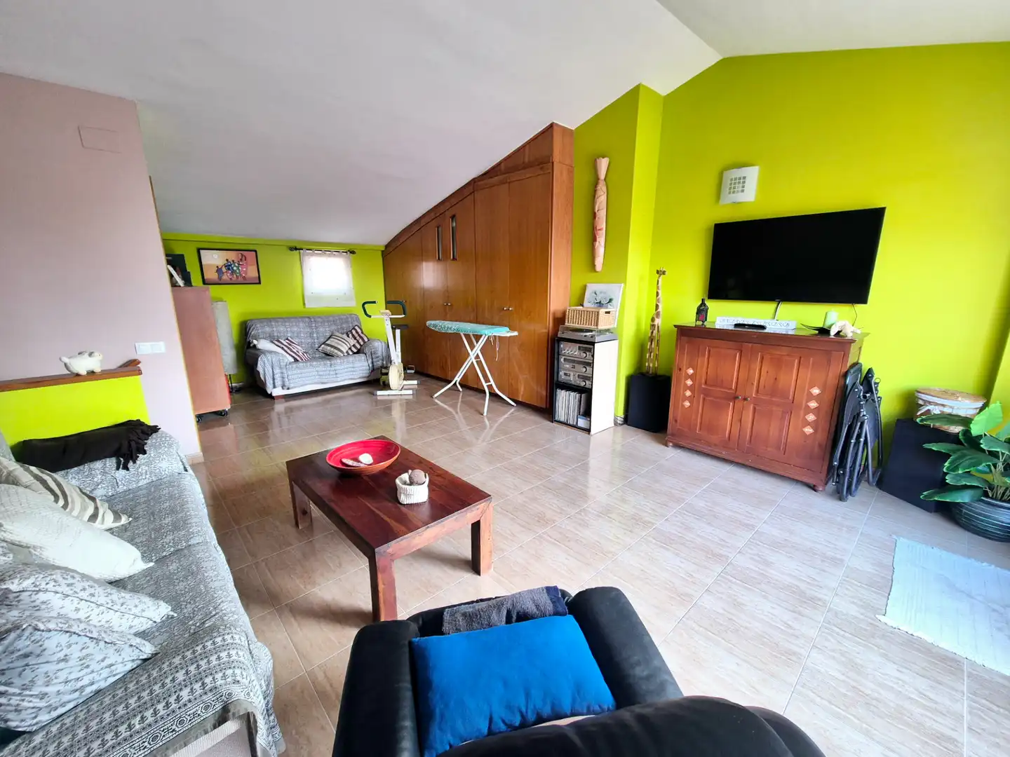 Sala de estar de Casa adosada en venta en Malgrat de Mar con Aire acondicionado, Calefacción y Jardín privado