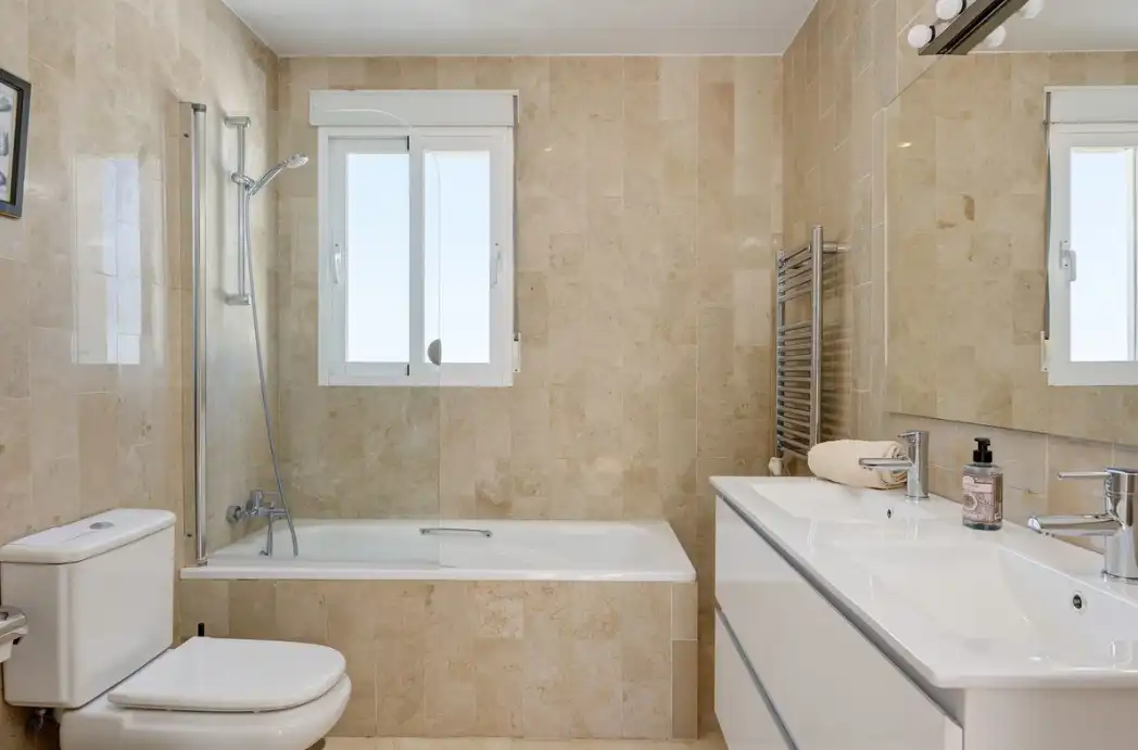 Chalet con piscina en venta en Camino de Valtocado 23, imagen 20