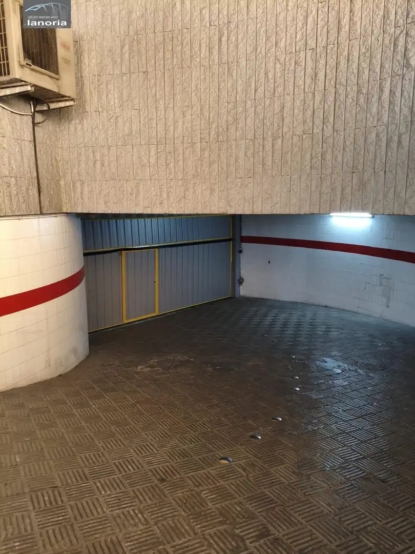 Parkplatz von Garage zum Verkauf in Valencia