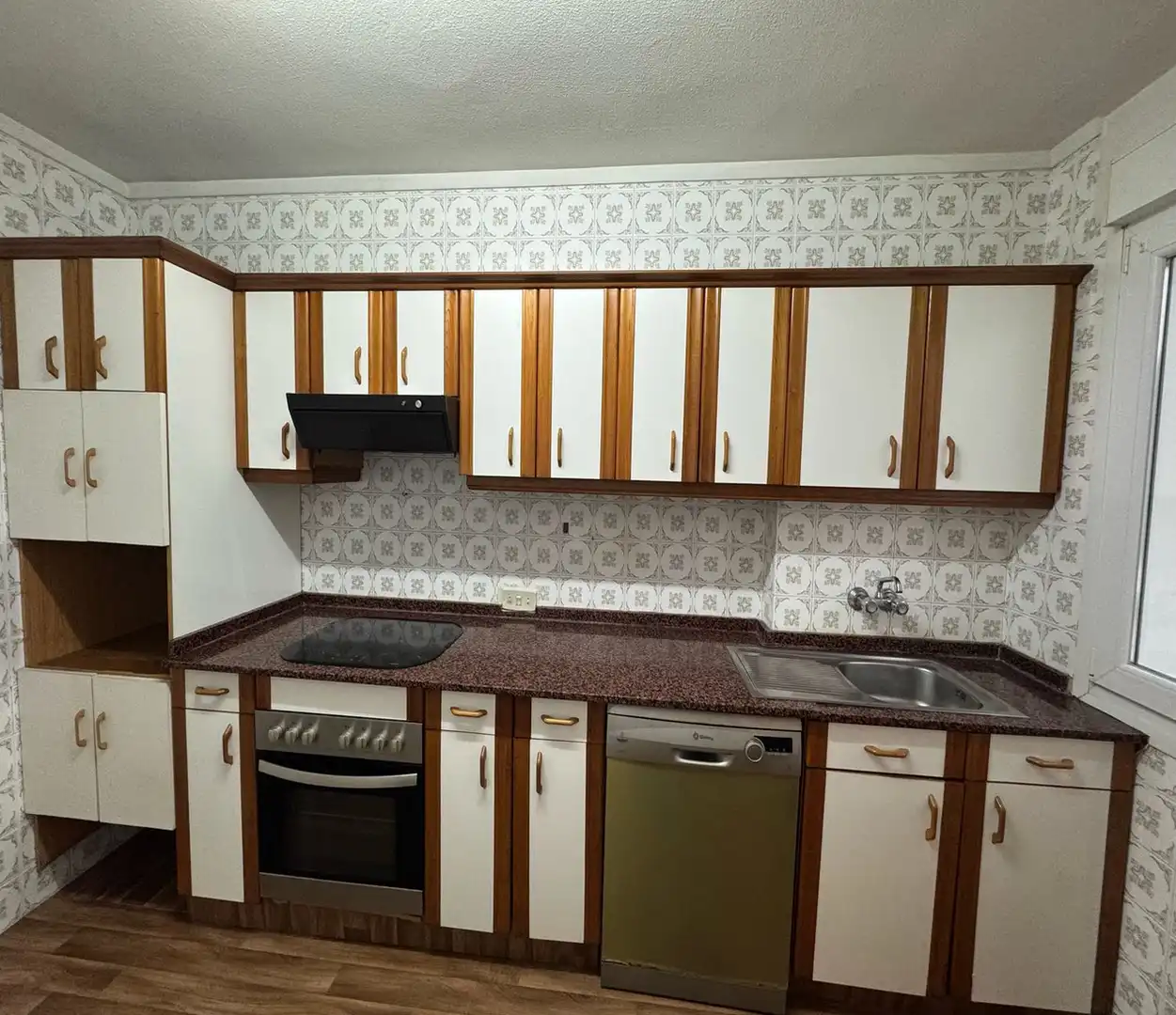 Cocina de Piso en venta en Gijón  con Calefacción y Parquet