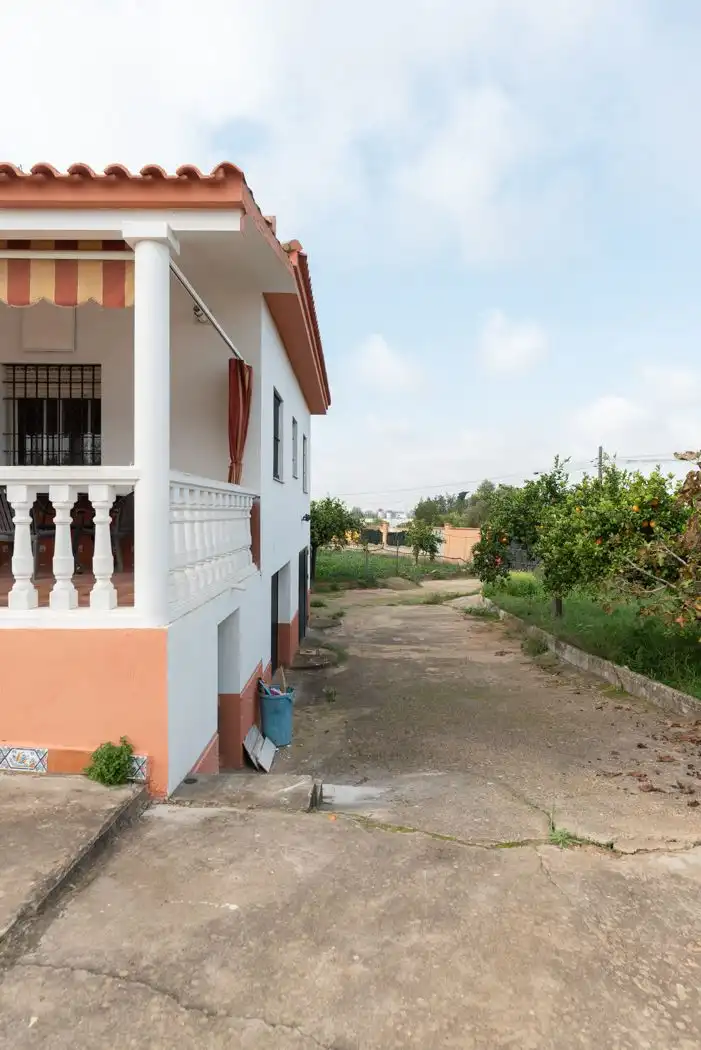 Vista exterior de Casa o chalet en venta en Alcalá de Guadaira con Piscina