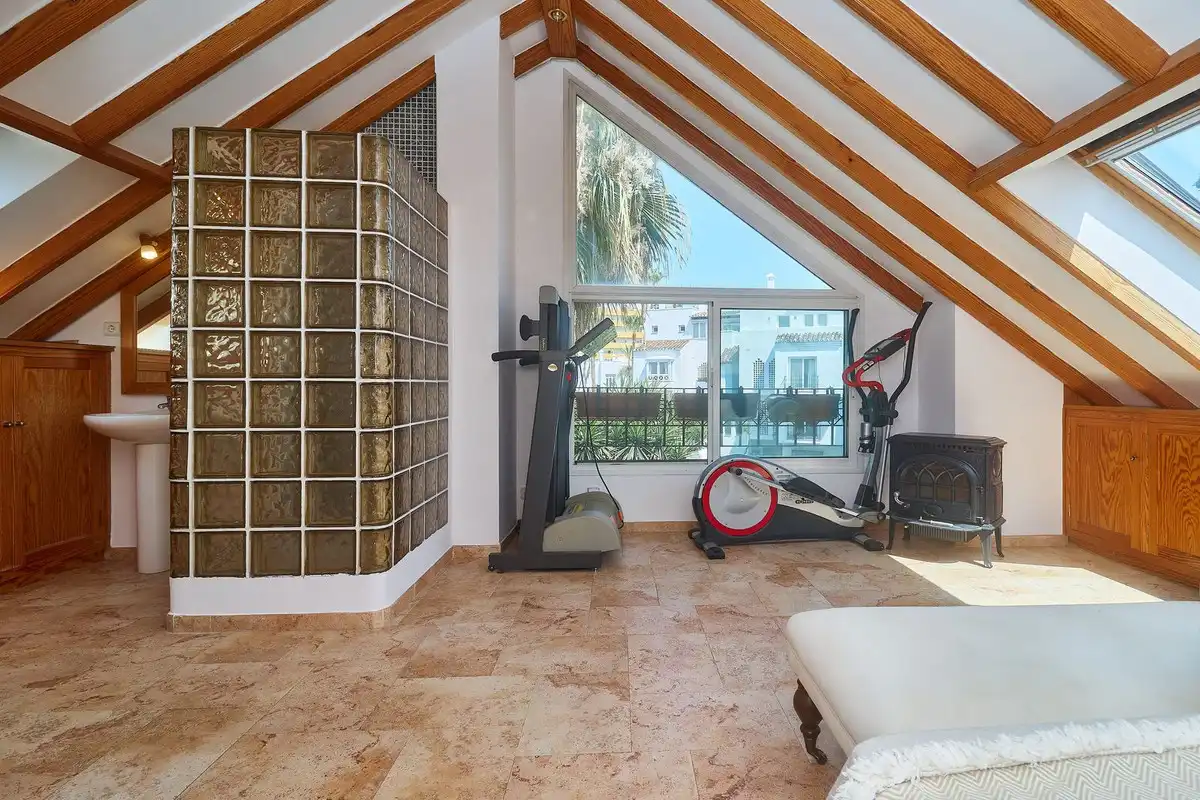 Casa adosada en venta en Marbella con Aire acondicionado, Jardín privado y Terraza