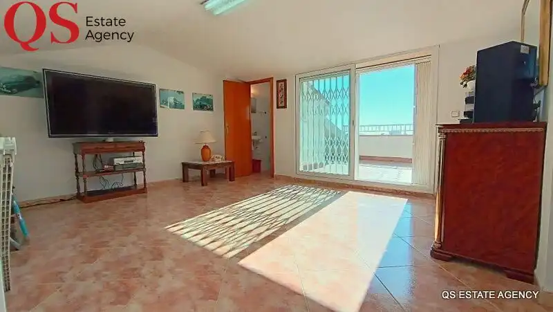 Sala de estar de Casa adosada en venta en Pineda de Mar con Aire acondicionado, Calefacción y Terraza
