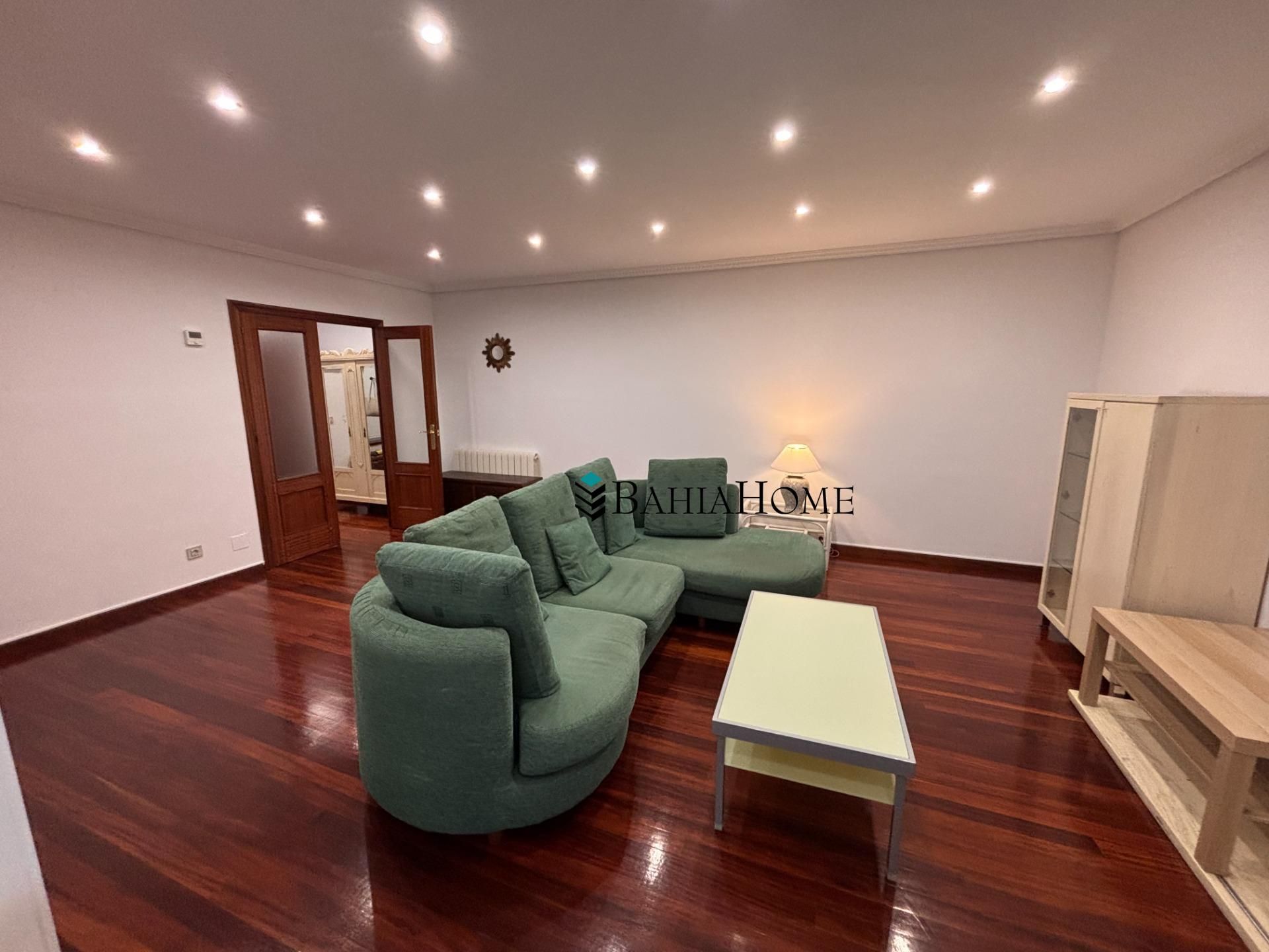 Living room of Flat to rent in Santander  with Heating, Parquet flooring and Terrace