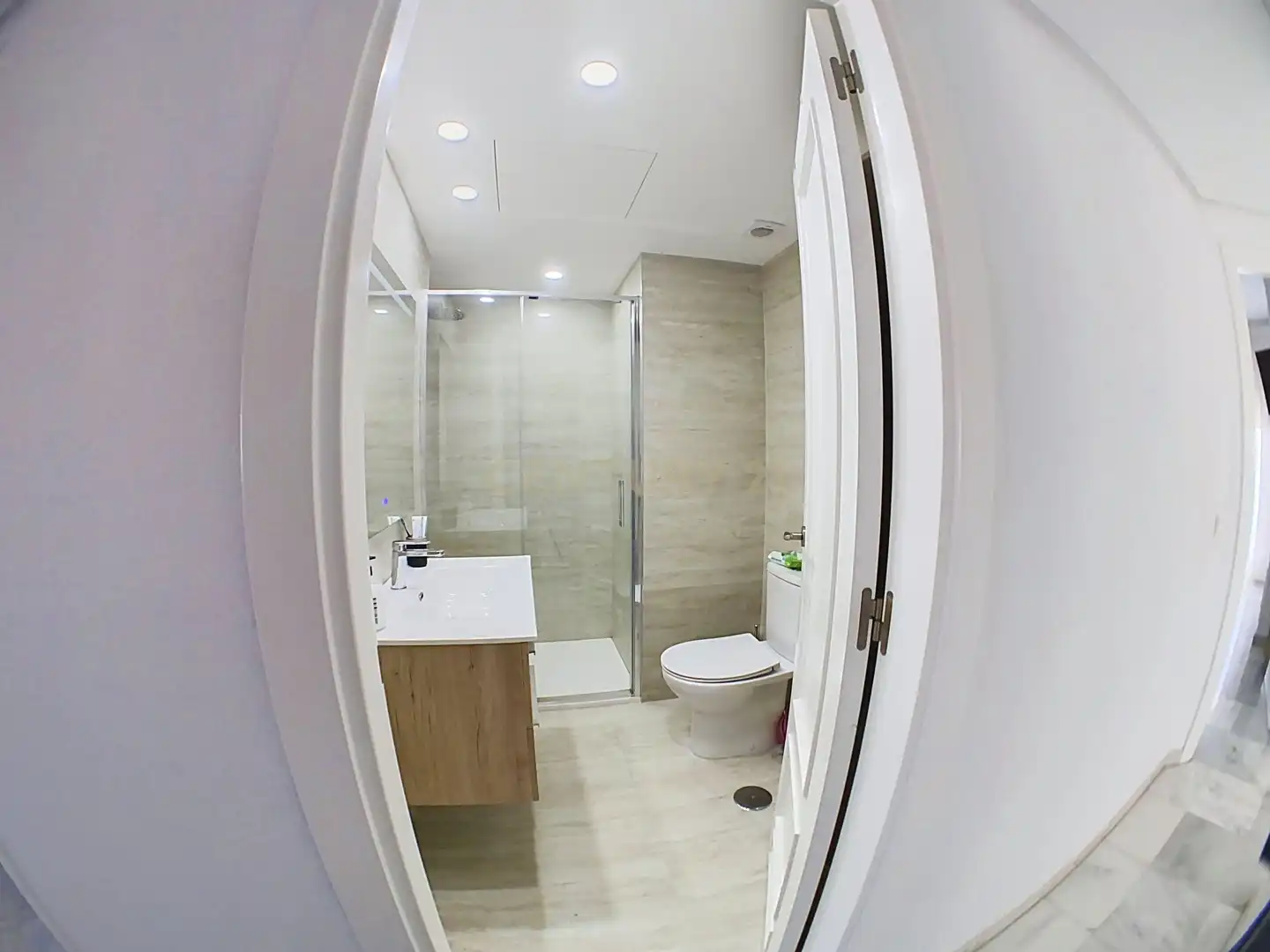 Apartament amb piscina en venda a Avenida Imperio Argentina, Málaga, Spain 7, imagen 13