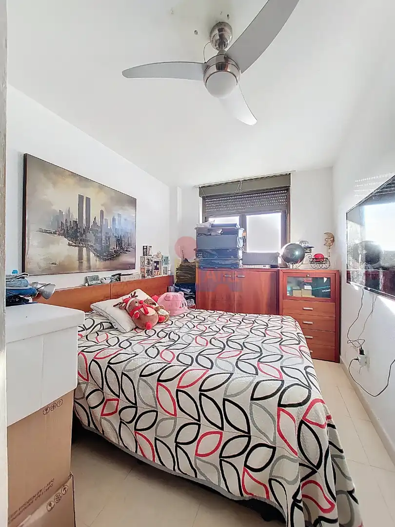 Schlafzimmer von Wohnung zum Verkauf in Silla mit Klimaanlage, Abstellraum und Balkon