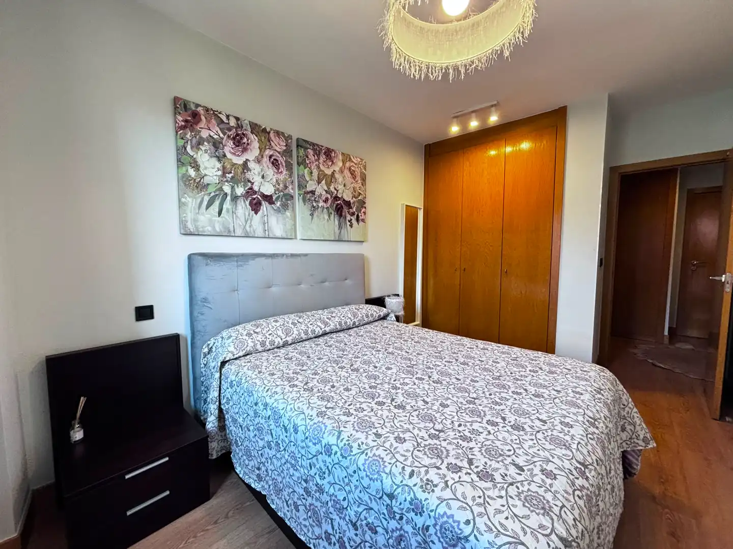 Dormitori de Apartament de lloguer en Burgos amb Calefacció i Moblat