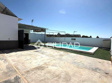 Casa rústica amb piscina en venda a Monteolivete - Camino Sevilla
