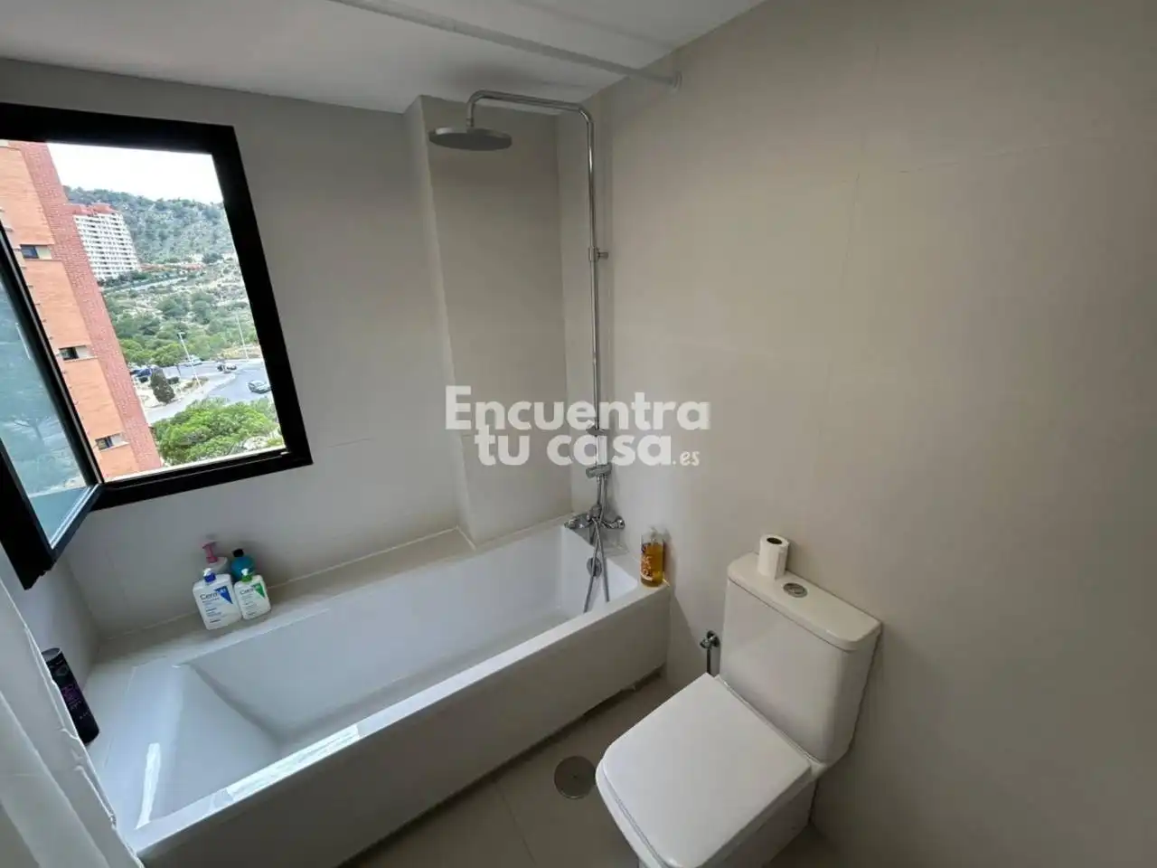Bathroom of Flat for sale in Villajoyosa / La Vila Joiosa  with Air Conditioner, Heating and Terrace