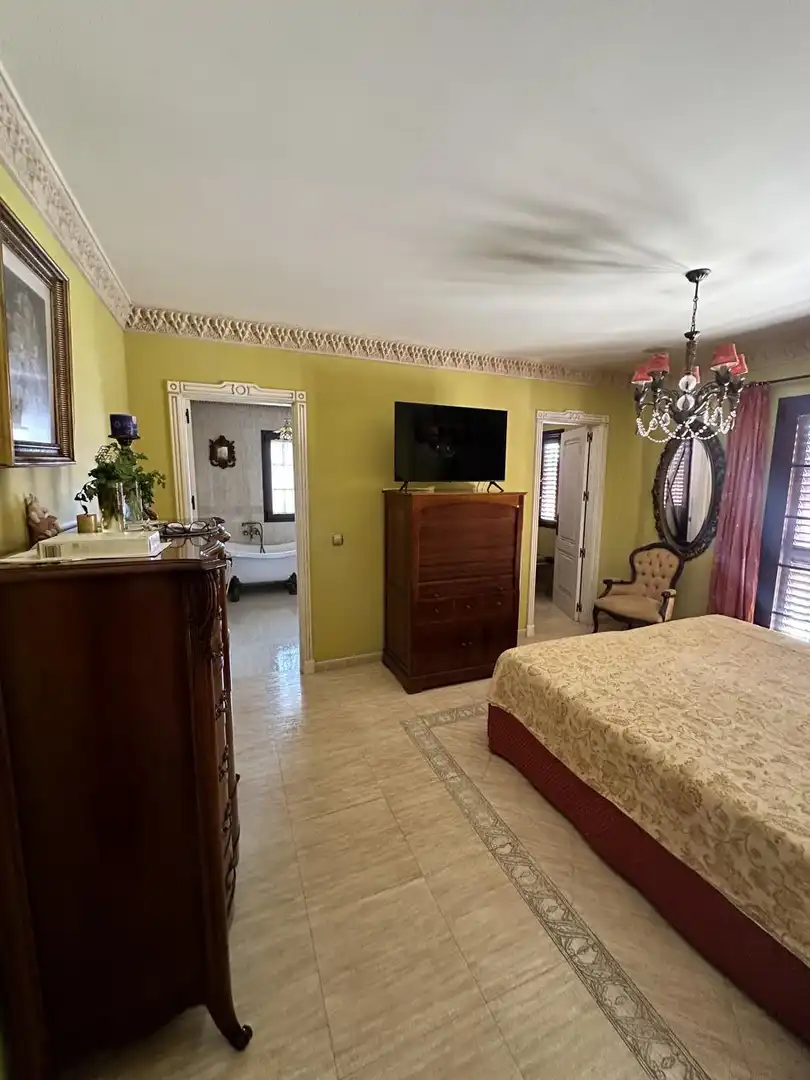 Dormitori de Casa o xalet en venda en Fuengirola amb Aire condicionat i Terrassa
