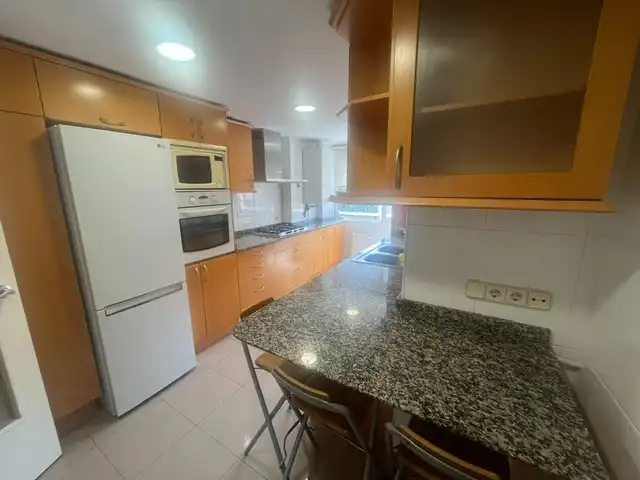 Küche von Wohnung zur Miete in Sant Cugat del Vallès mit Klimaanlage, Heizung und Parkett