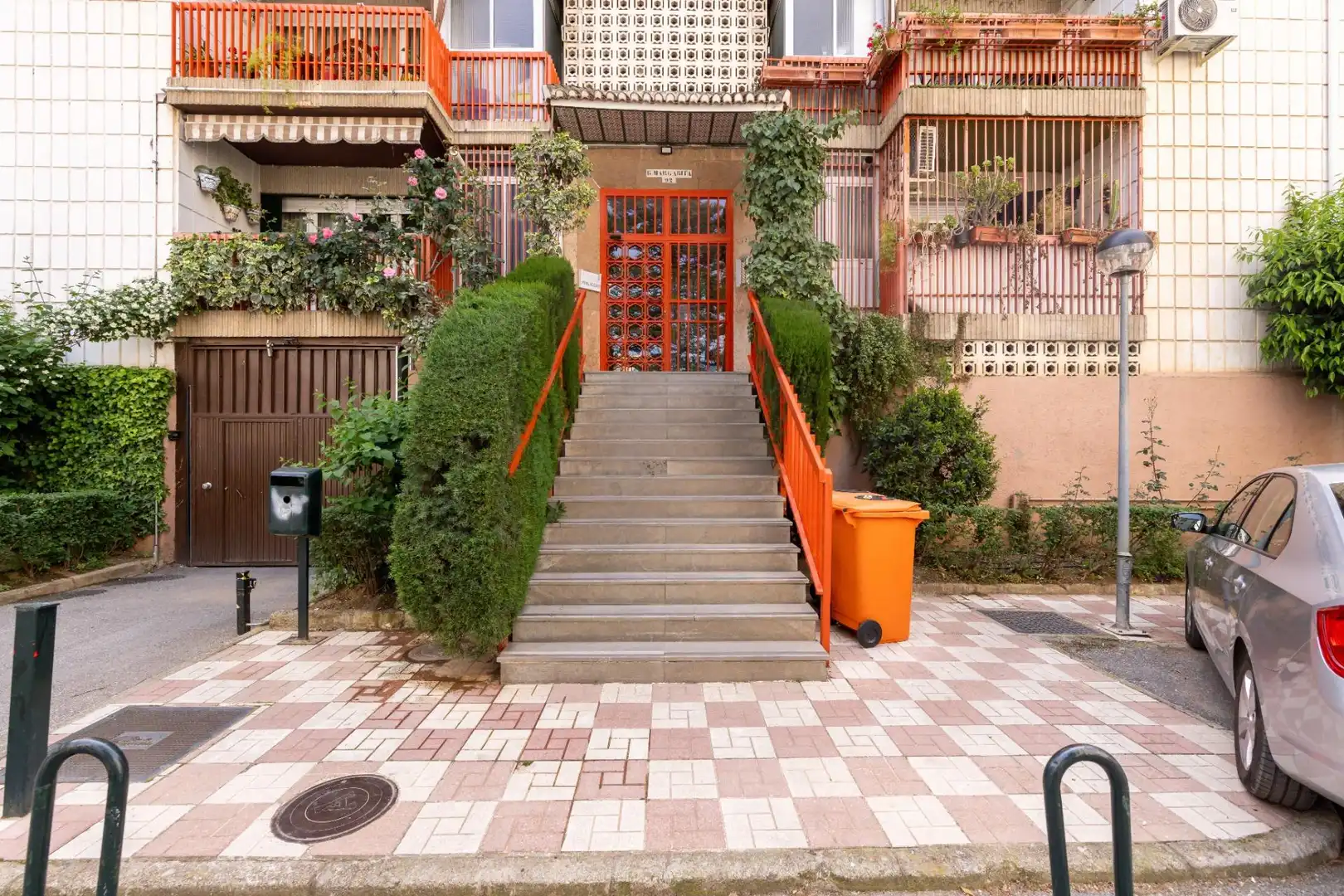 Exterior view of Flat for sale in Granada  with Air Conditioner and Private garden