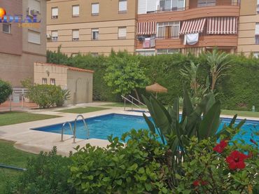 Pis amb piscina en venda a Avenida Avenida Mediterráneo 157