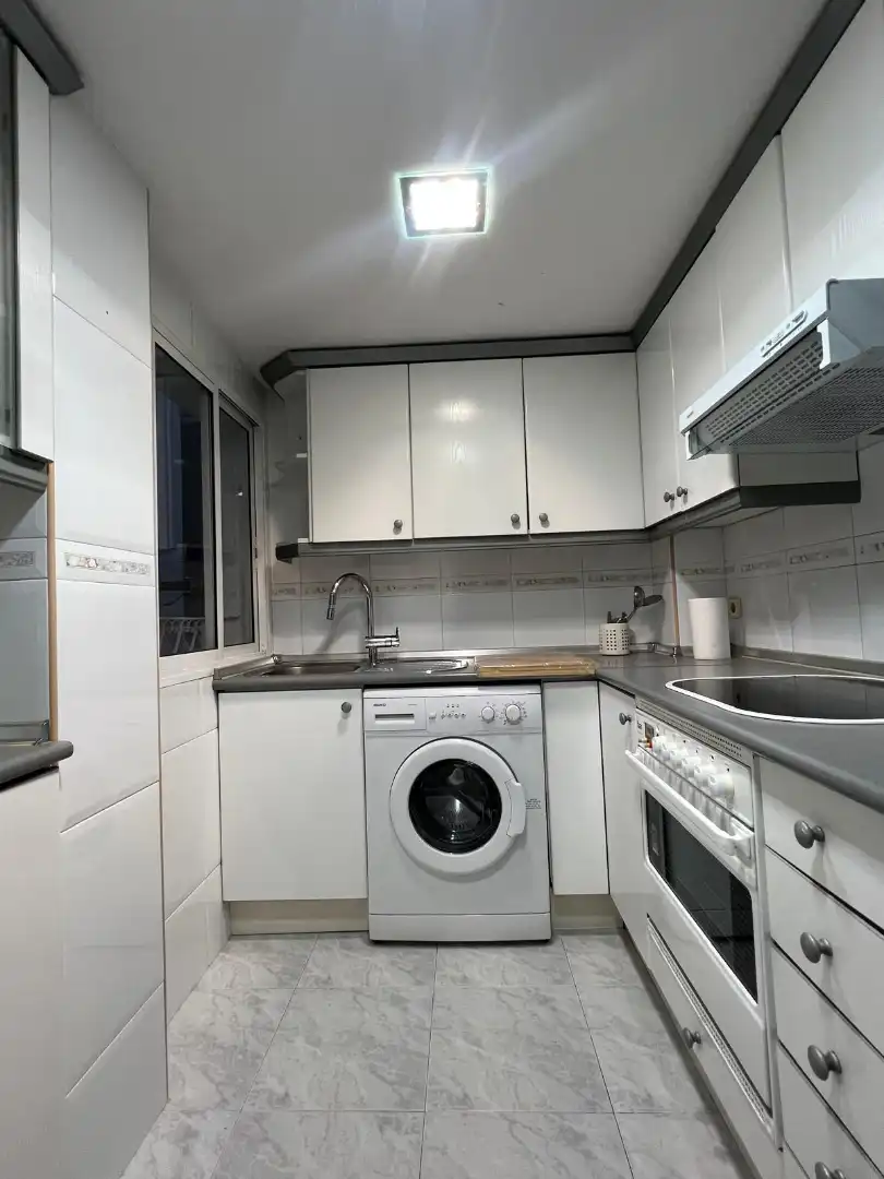Kitchen of Flat for rent in Zaragoza  with Heating, Furnished and Oven
