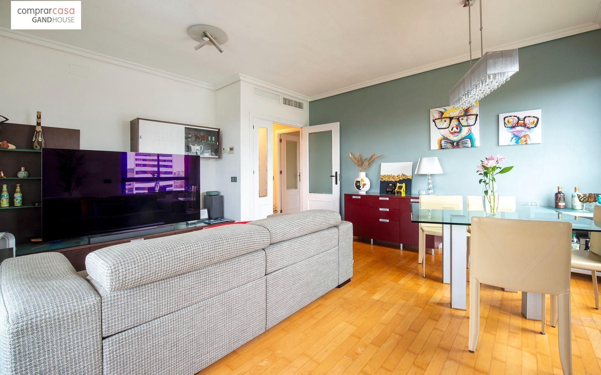 Living room of Flat for sale in Sabadell  with Air Conditioner, Parquet flooring and Terrace