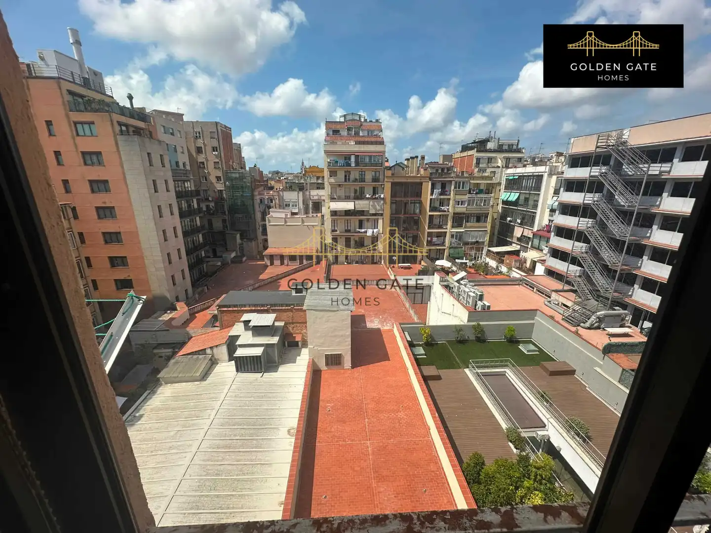 Vista exterior de Piso en venta en Barcelona con Balcón