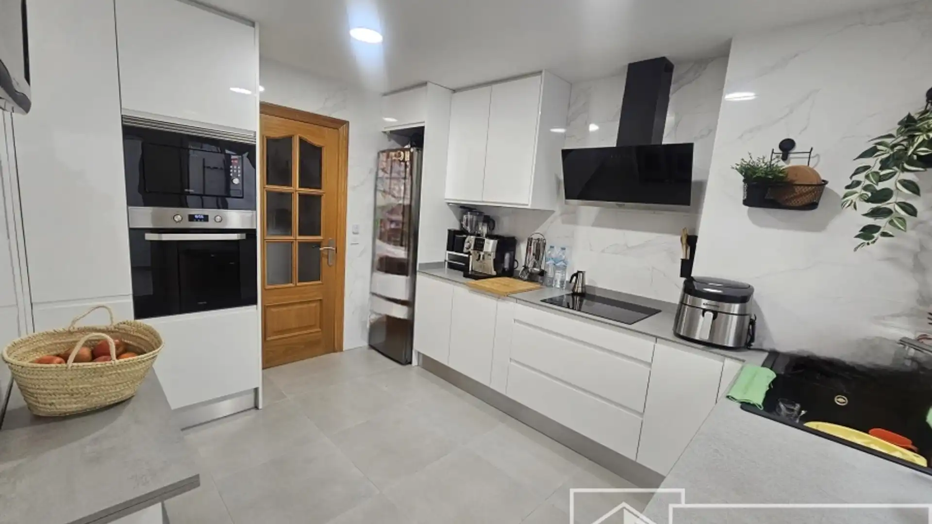 Kitchen of Apartments for sale in Silla  with Air Conditioner and Terrace