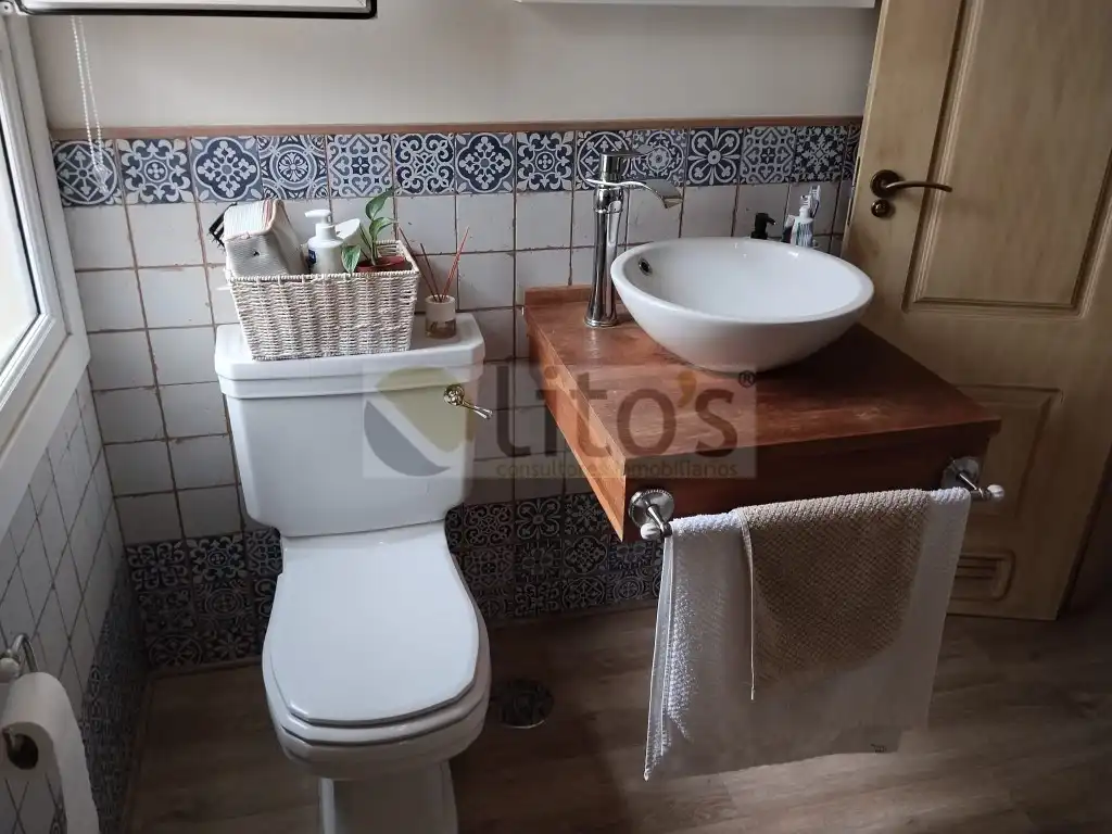 Bathroom of Detached homes for sale in Dos Hermanas  with Private garden and Swimming Pool